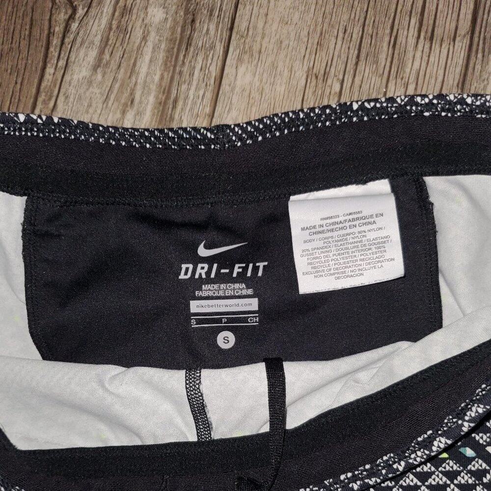 Nike Dri-Fit Lux Capri Reflective Crop LeggingsEUC - Picture 2 of 8